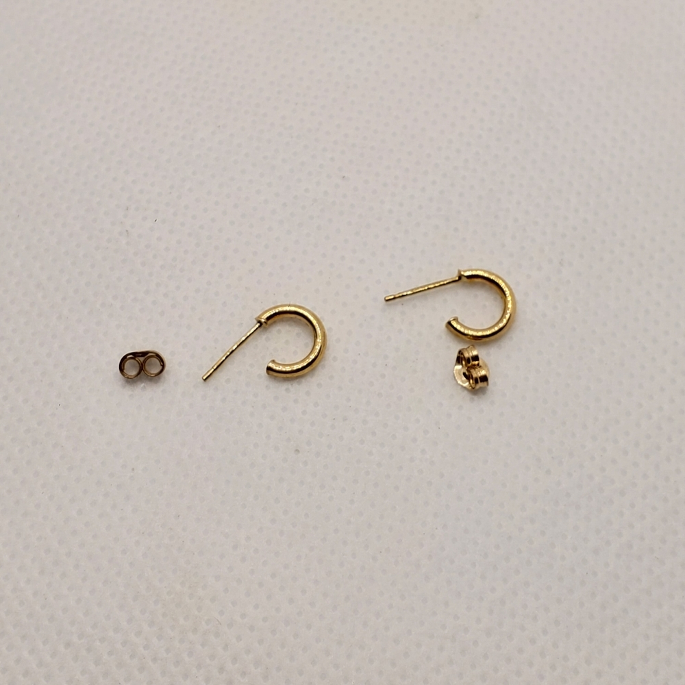 10k yg earrings